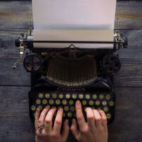 7 Powerful AI Tools That Help You Write Naturally